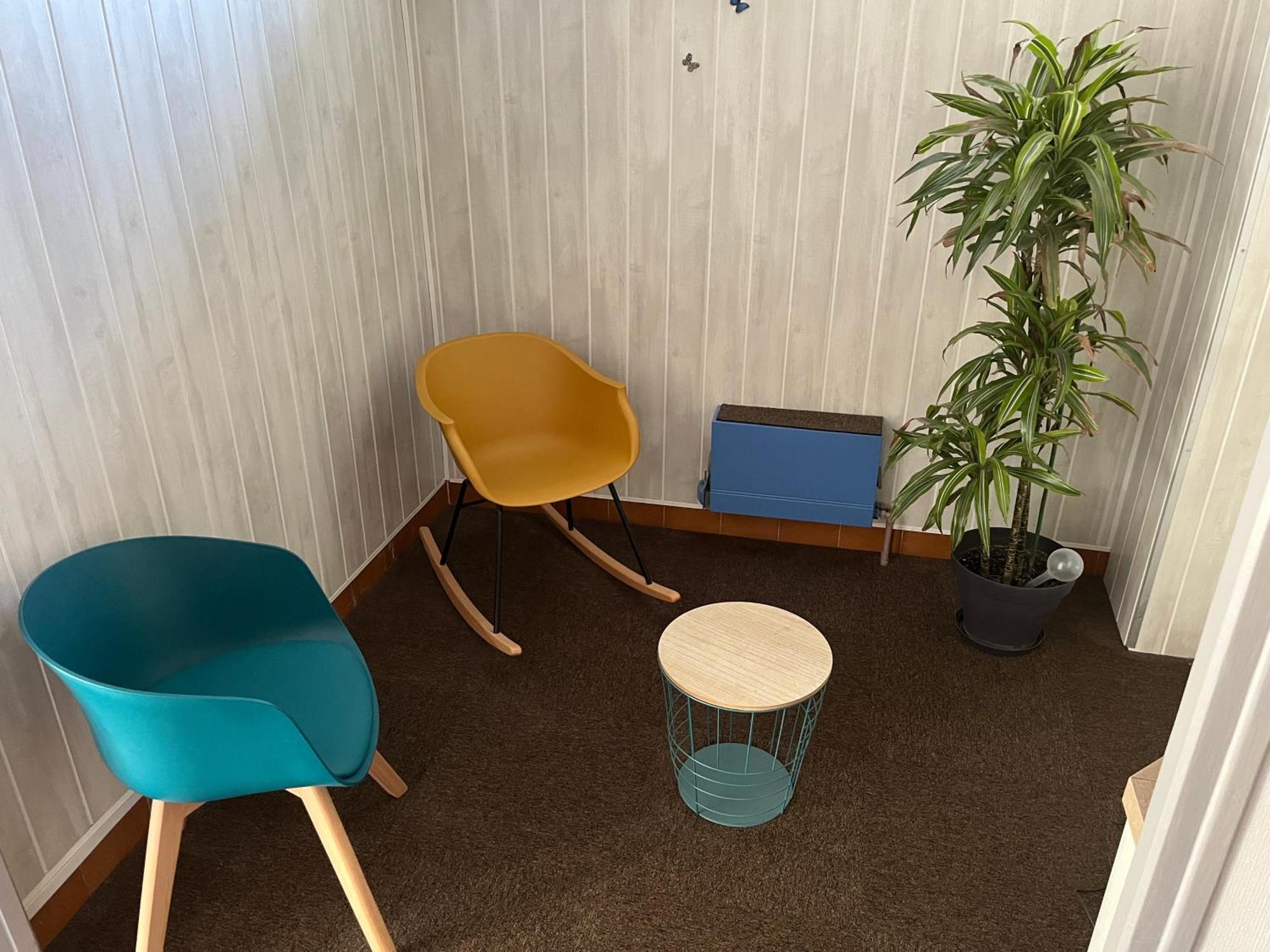 Hotel Le Lyon Vert Commentry Esterno foto